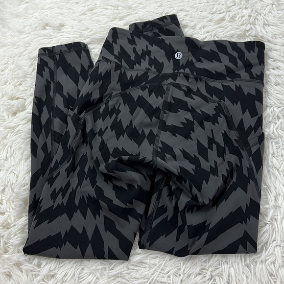 Lululemon Invigorate High-Rise Tight 25" Voltage Graphite Grey Black - Picture 5 of 6